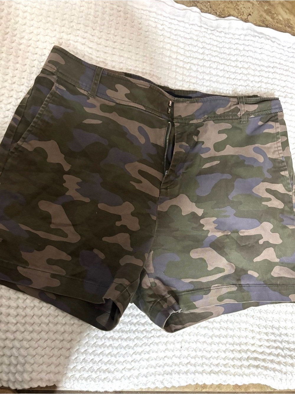 New York & Company Camo Print Shorts - Olive & Tan - Picture 2 of 5